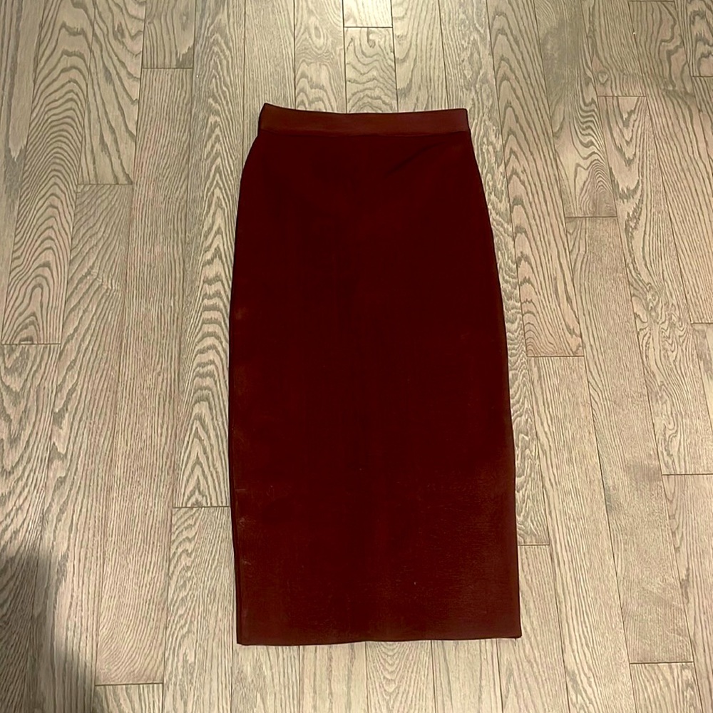 Burgundy bodycon pencil skirt
